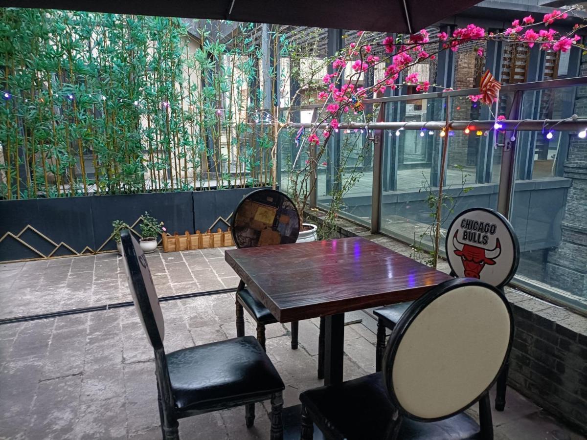 Riverside International Youth Hostel阅江老院青年旅舍 تشونغتشينغ المظهر الخارجي الصورة