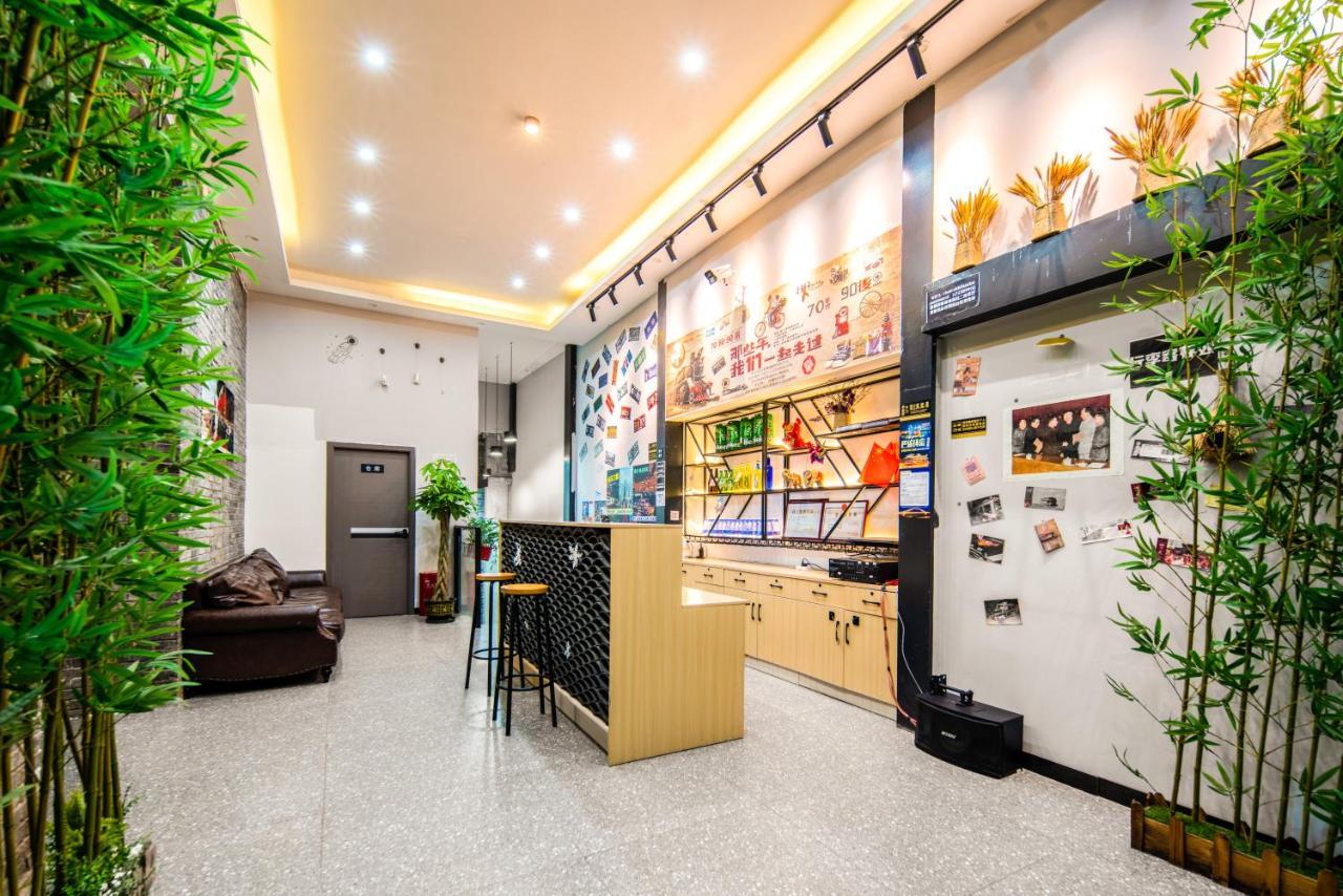 Riverside International Youth Hostel阅江老院青年旅舍 تشونغتشينغ المظهر الخارجي الصورة